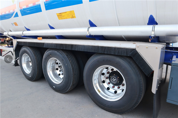 hth华体官方下载app双氧水运输半挂车