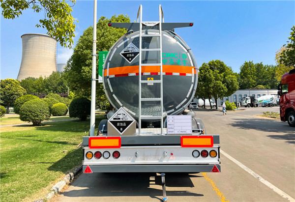 hth会体会网页版登录入口CNG腐蚀品液罐车