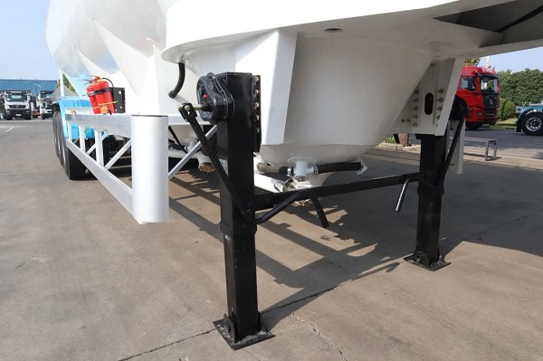 危化品立罐半挂车