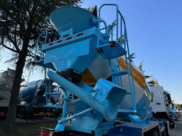 hth会体会网页版登录入口乘龙系列搅拌车